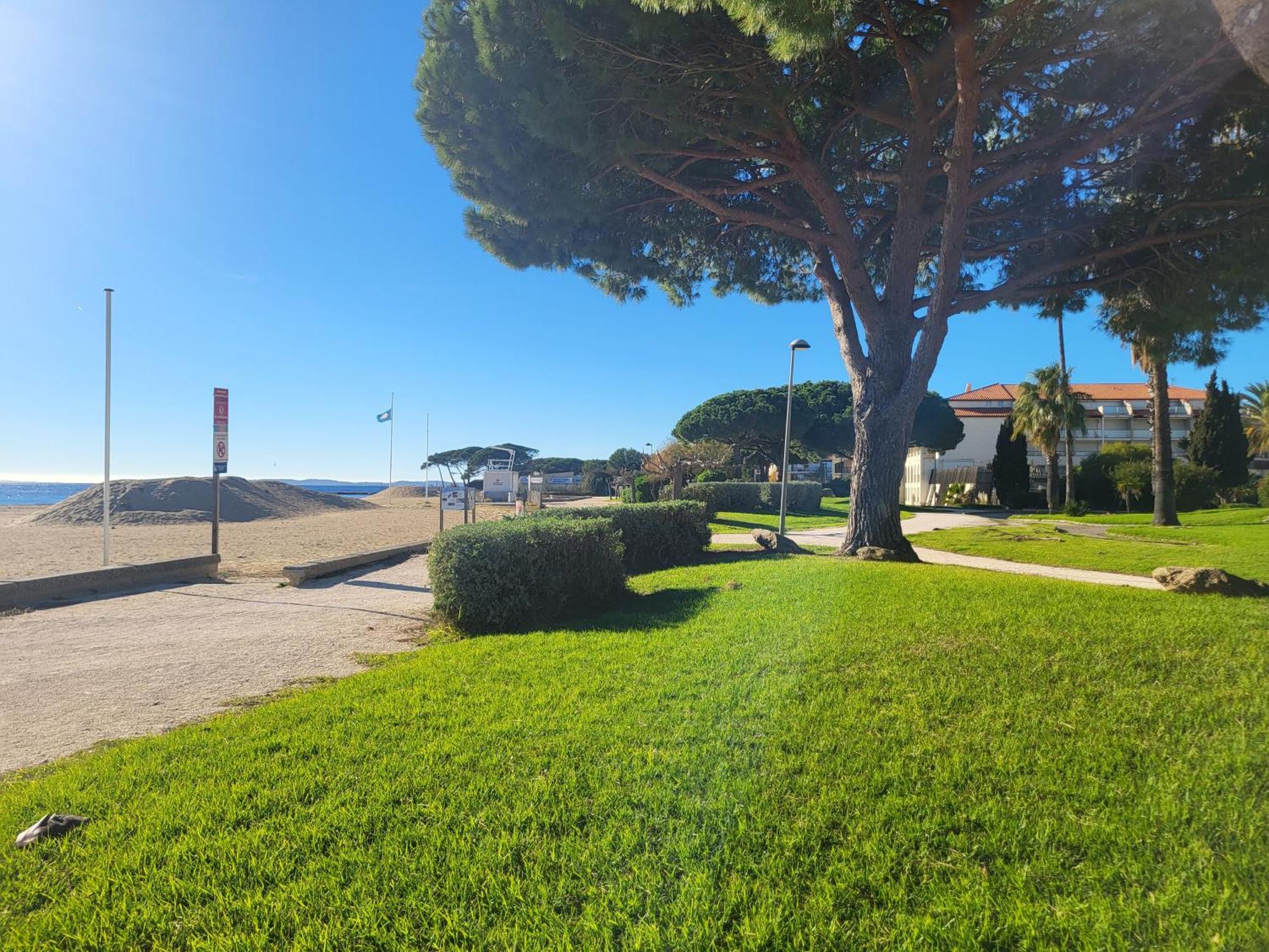 Mazet Climatise Rdj Plages Parking Wifi Gratuit La Londe-les-Maures Eksteriør bilde